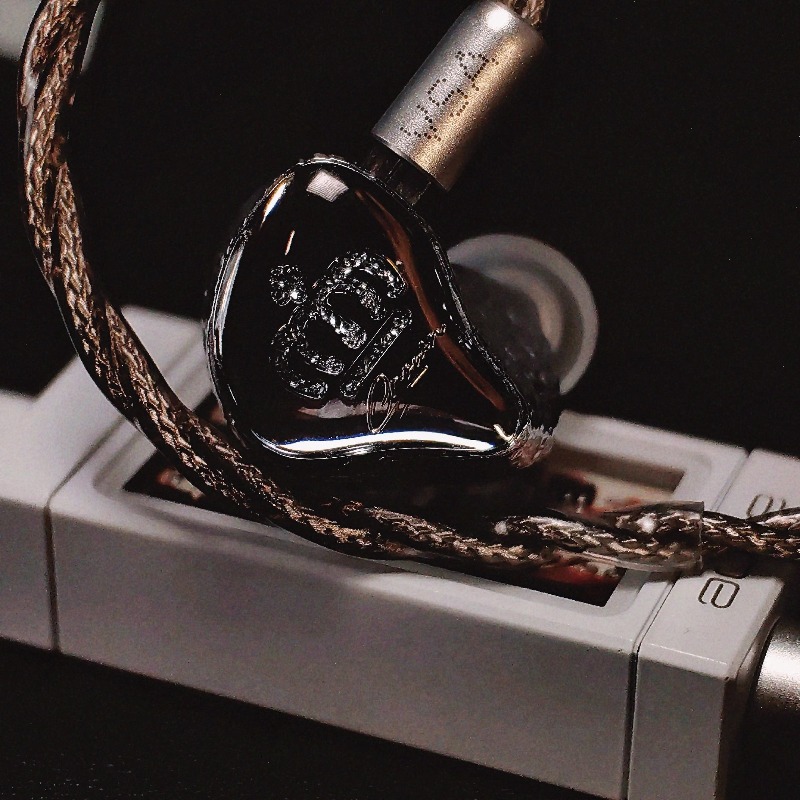 The Fragrant Zither Crown VSA  - đánh giá và giá Audiophile Headphone Wired